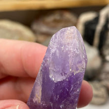 Bild in Galerie-Viewer laden, Amethyst Mini Tower #18