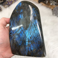 Bild in Galerie-Viewer laden, Labradorite Freeform #2