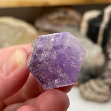 Bild in Galerie-Viewer laden, Amethyst Mini Tower #18