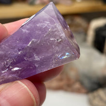 Bild in Galerie-Viewer laden, Amethyst Mini Tower #18