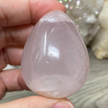 Bild in Galerie-Viewer laden, Rose Quartz 2" Egg