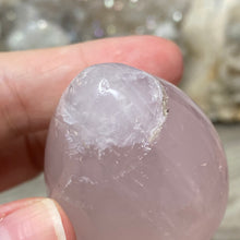 Bild in Galerie-Viewer laden, Rose Quartz 2" Egg