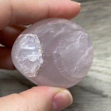 Bild in Galerie-Viewer laden, Rose Quartz 2" Egg