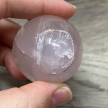 Bild in Galerie-Viewer laden, Rose Quartz 2" Egg