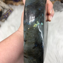 Load image into Gallery viewer, Labradorite Heart Bowl