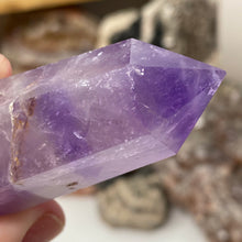 Bild in Galerie-Viewer laden, Amethyst Tower