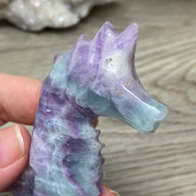 Bild in Galerie-Viewer laden, Fluorite Sea Horse #1 * UV Reactive