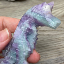 Bild in Galerie-Viewer laden, Fluorite Sea Horse #1 * UV Reactive