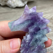 Bild in Galerie-Viewer laden, Fluorite Sea Horse #1 * UV Reactive