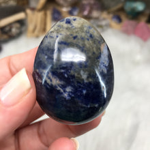 Bild in Galerie-Viewer laden, Sodalite Egg #04