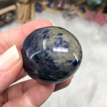 Bild in Galerie-Viewer laden, Sodalite Egg #04