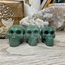 Bild in Galerie-Viewer laden, Green Aventurine 2" Skulls