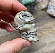 Bild in Galerie-Viewer laden, Picasso Small Skull
