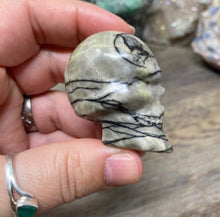 Bild in Galerie-Viewer laden, Picasso Small Skull