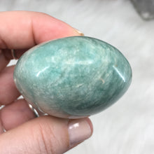 Bild in Galerie-Viewer laden, Amazonite Palm Stone 2