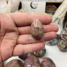 Bild in Galerie-Viewer laden, Rhodonite Mini Egg #01
