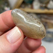 Chargez l'image dans la visionneuse de la galerie, Dendritic Agate Heart #06