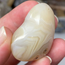 Load image into Gallery viewer, Dendritic Agate Heart #04