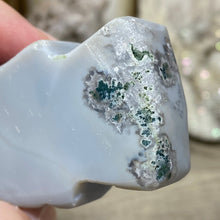 Load image into Gallery viewer, Druzy Agate Snowman #01 ~ with Light Amethyst Hue