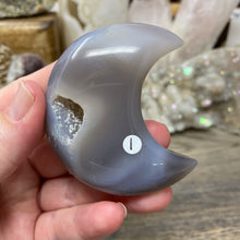 将图像加载到图库查看器中,Druzy Agate Moon #01