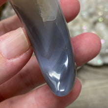 将图像加载到图库查看器中,Druzy Agate Moon #01