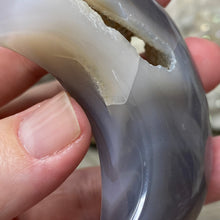 将图像加载到图库查看器中,Druzy Agate Moon #01