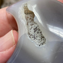 将图像加载到图库查看器中,Druzy Agate Moon #01