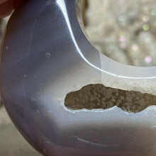 将图像加载到图库查看器中,Druzy Agate Moon #01