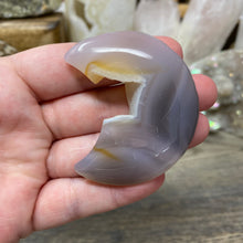 将图像加载到图库查看器中,Druzy Agate Moon #03