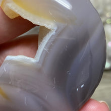 将图像加载到图库查看器中,Druzy Agate Moon #03