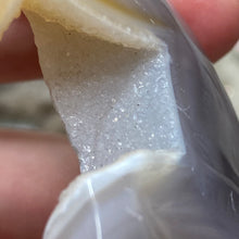 将图像加载到图库查看器中,Druzy Agate Moon #03