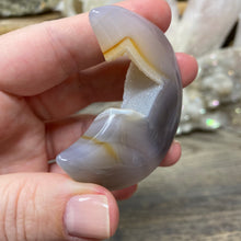 将图像加载到图库查看器中,Druzy Agate Moon #03