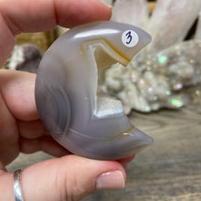 将图像加载到图库查看器中,Druzy Agate Moon #03