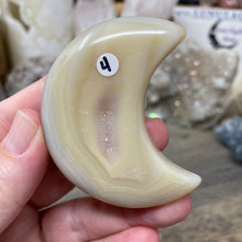 将图像加载到图库查看器中,Druzy Agate Moon #04