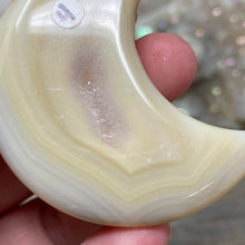 将图像加载到图库查看器中,Druzy Agate Moon #04