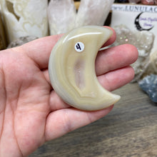 将图像加载到图库查看器中,Druzy Agate Moon #04