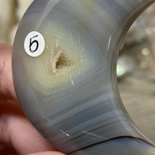 将图像加载到图库查看器中,Druzy Agate Moon #05