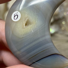 将图像加载到图库查看器中,Druzy Agate Moon #05