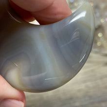 将图像加载到图库查看器中,Druzy Agate Moon #05