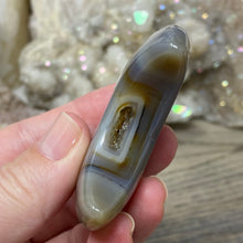 将图像加载到图库查看器中,Druzy Agate Moon #06