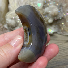 将图像加载到图库查看器中,Druzy Agate Moon #06