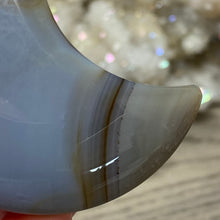 将图像加载到图库查看器中,Druzy Agate Moon #06