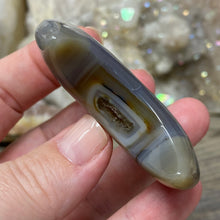 将图像加载到图库查看器中,Druzy Agate Moon #06