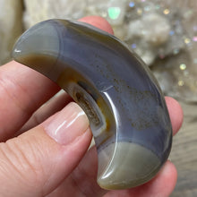 将图像加载到图库查看器中,Druzy Agate Moon #06