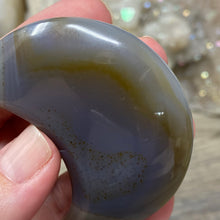 将图像加载到图库查看器中,Druzy Agate Moon #06