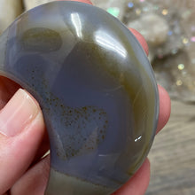 将图像加载到图库查看器中,Druzy Agate Moon #06