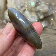 将图像加载到图库查看器中,Druzy Agate Moon #06