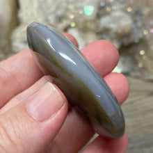 将图像加载到图库查看器中,Druzy Agate Moon #06