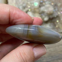 将图像加载到图库查看器中,Druzy Agate Moon #06