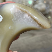 将图像加载到图库查看器中,Druzy Agate Moon #07